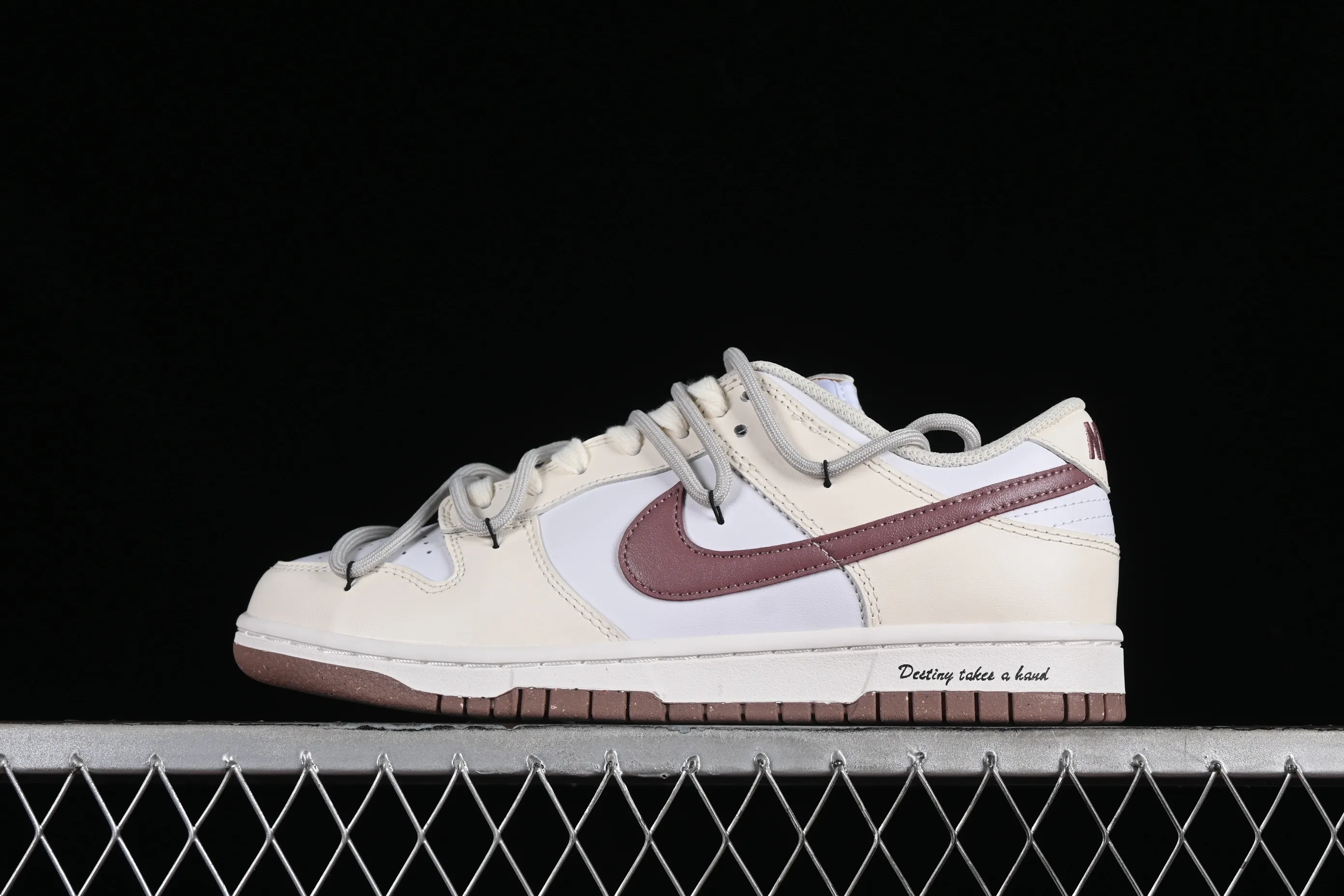 All categories Nk SB Dunk series Nk SB Dunk Low low-top sneakers Nk Dunk Low "Next Nature" milk white dark brown SB strap low-top casual sneakers DD1873-103